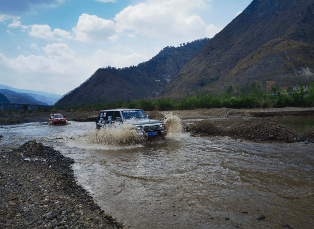 博鱼(中国)比亚迪首台电摩续航500km？ 48缸川崎卖出82万天价！ 车坛头条(图5)