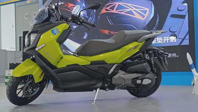 BOYU SPORTS350踏板车盘点本田NSS350还是王炸吗？光阳X350有(图10)